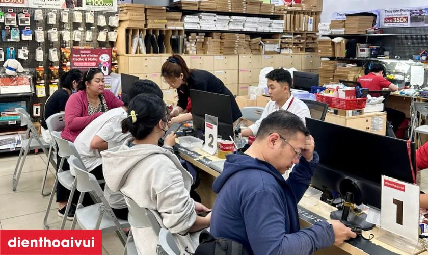 Quy tr&igrave;nh thay m&agrave;n h&igrave;nh Oppo F21s Pro chuy&ecirc;n nghiệp tại Điện Thoại Vui