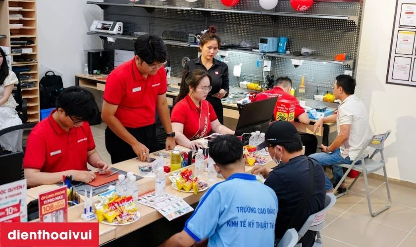 Quy trình thay màn hình Oppo Find N2 chuyên nghiệp tại Điện Thoại Vui