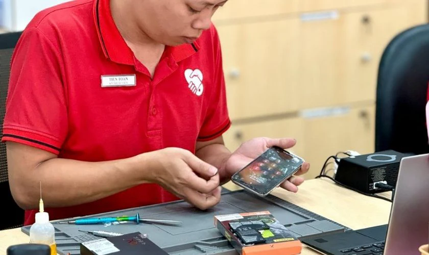 Tiêu chí lựa chọn địa chỉ thay màn hình OPPO quận Hà Đông