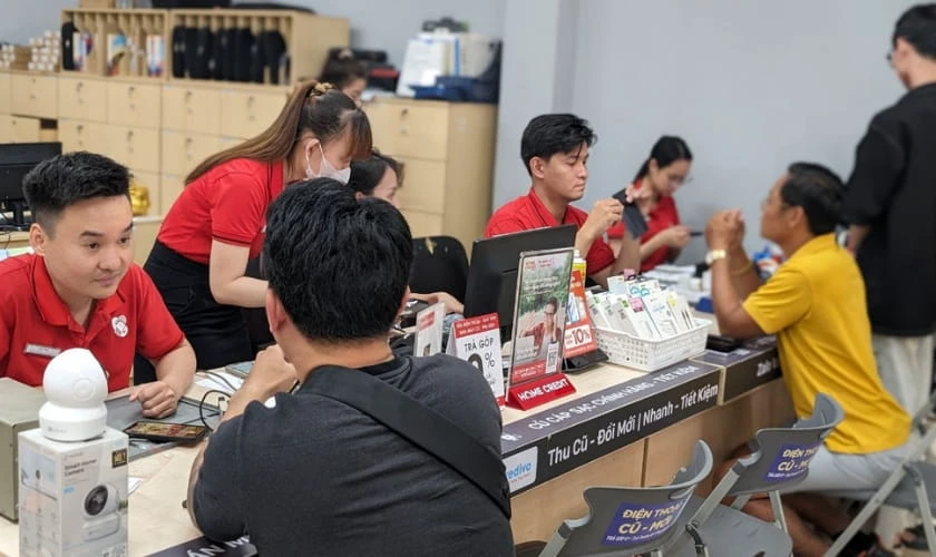 Thay màn hình OPPO quận Tân Phú