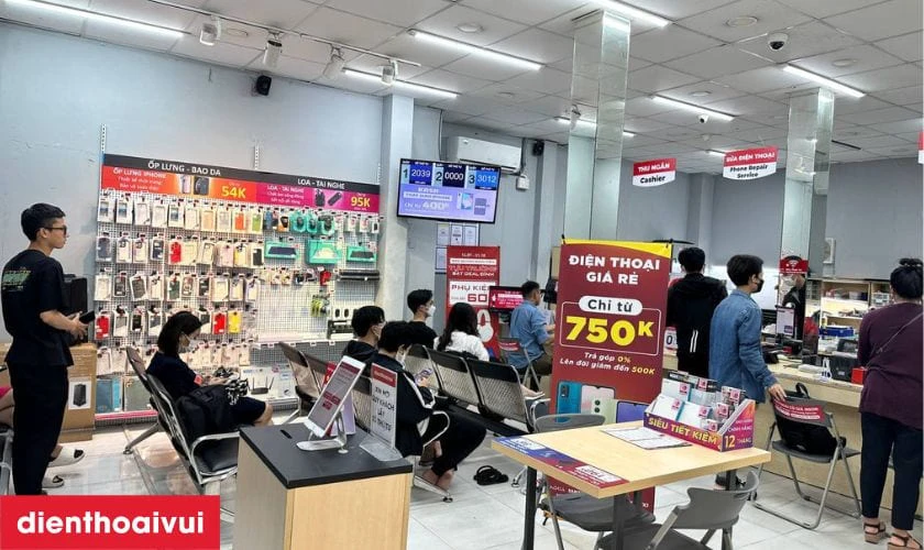 Vì sao bạn nên thay màn hình Realme 7 Pro chính hãng GENA loại A+ tại Điện Thoại Vui?