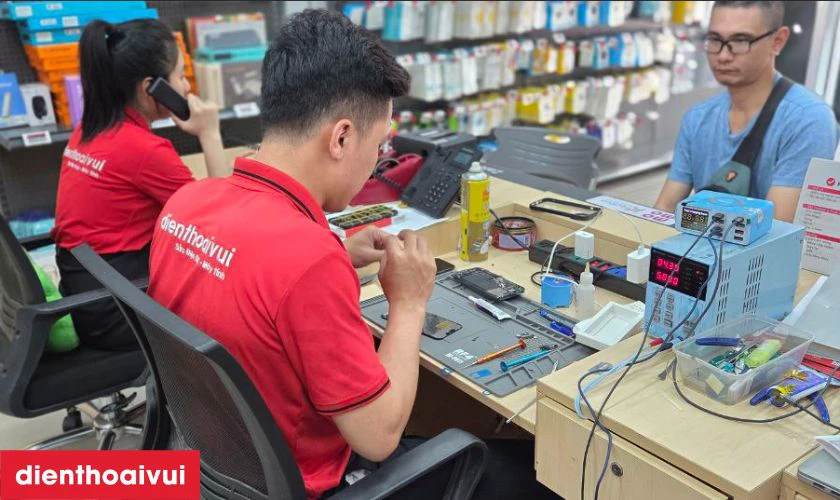Quy trình thay màn hình Oppo Reno 3 hãng GENA loại A+ minh bạch, lấy liền