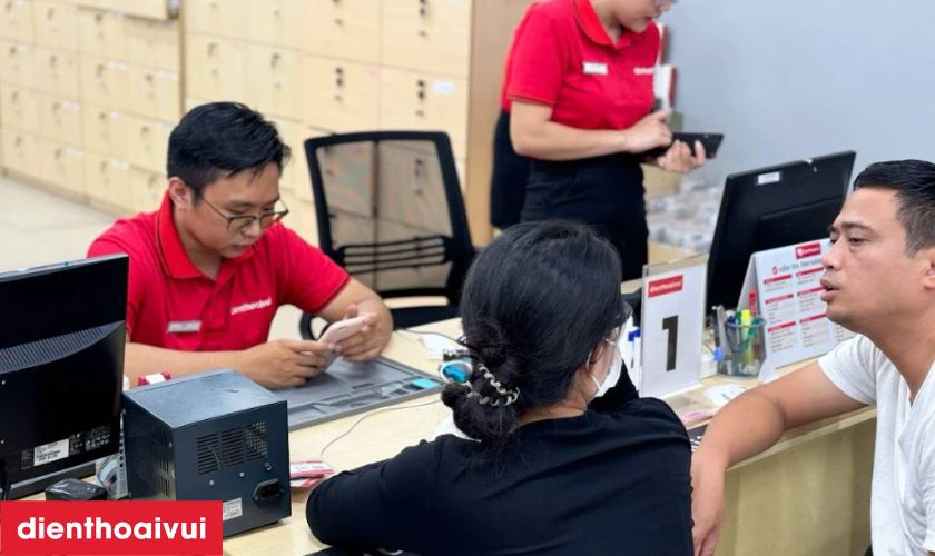 Vì sao bạn nên thay màn hình Oppo Reno 5 F chính hãng GENA loại A+ tại Điện Thoại Vui?