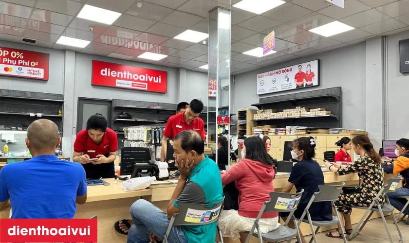 Thay m&agrave;n h&igrave;nh Oppo Reno 8 ch&iacute;nh h&atilde;ng GENA loại Pro lấy liền tại Điện Thoại Vui