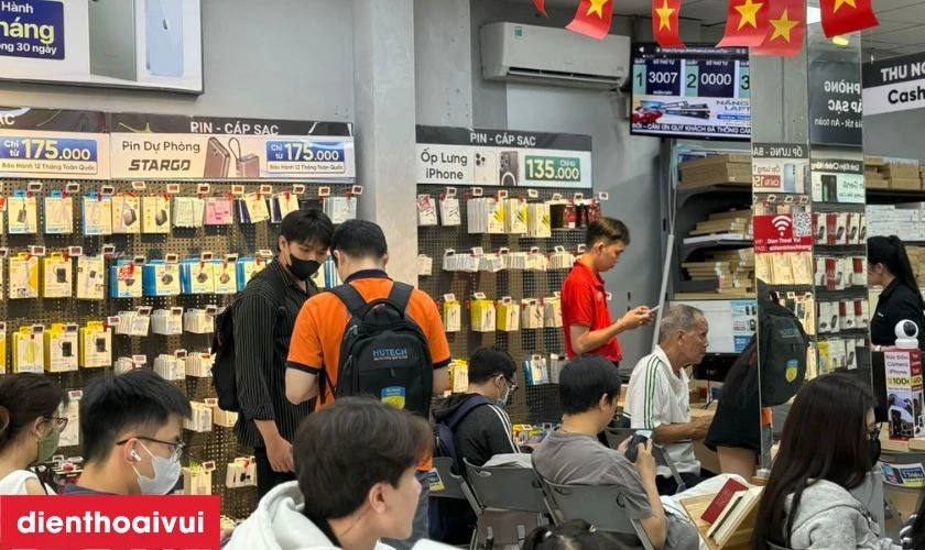 Dịch vụ thay m&agrave;n h&igrave;nh Oppo Reno 8 Lite ở đ&acirc;u uy t&iacute;n tại TPHCM, H&agrave; Nội?