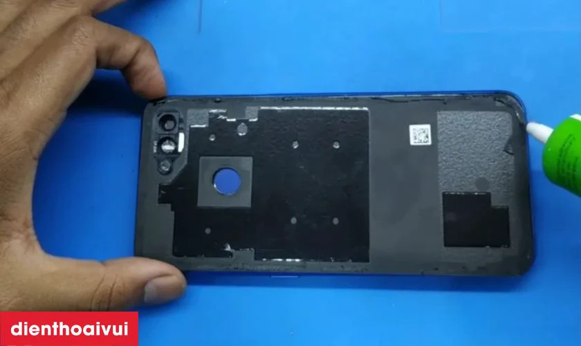 Quy trình thay màn hình Realme 2 Pro chính hãng GENA loại Pro chuyên nghiệp
