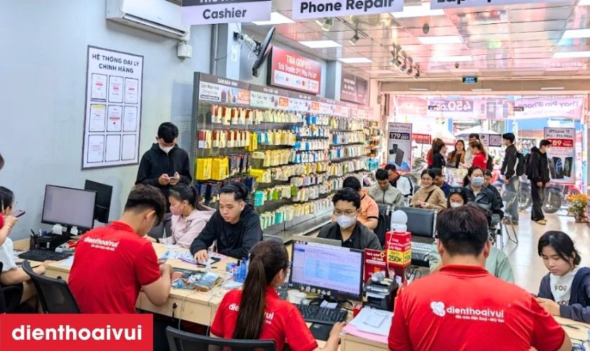 Vì sao bạn nên thay màn hình Realme 5 Pro chính hãng GENA loại Pro tại Điện Thoại Vui?