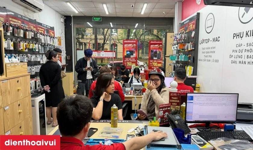 Dịch vụ thay màn hình Realme 8 Pro uy tín tại Điện Thoại Vui