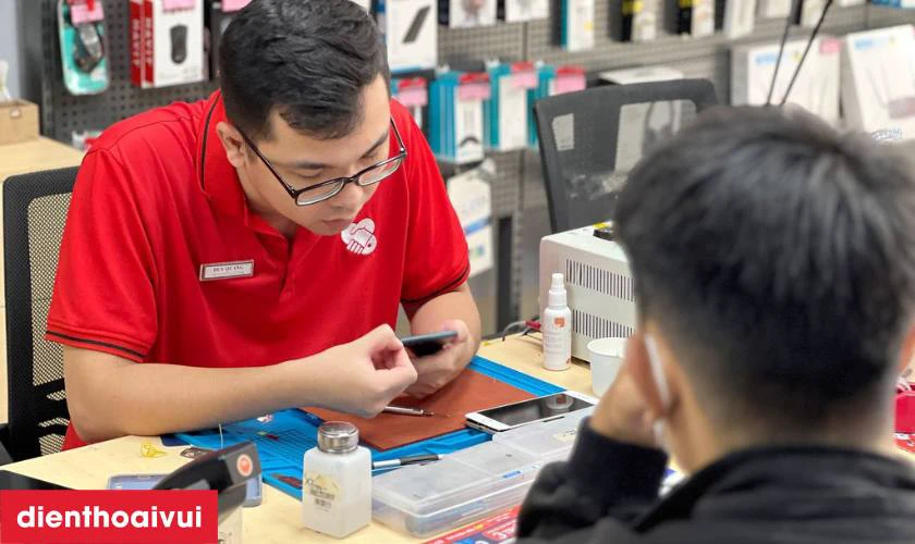 Quy trình thay màn hình Realme 9 Pro Plus chính hãng GENA loại A+ minh bạch