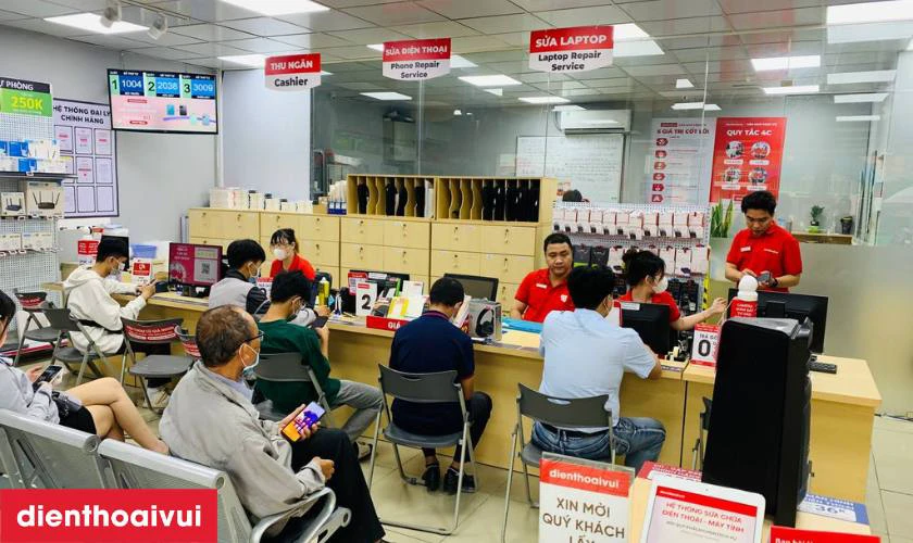 Vì sao bạn nên thay màn hình Realme 9 Pro Plus chính hãng GENA loại A+ tại Điện Thoại Vui?