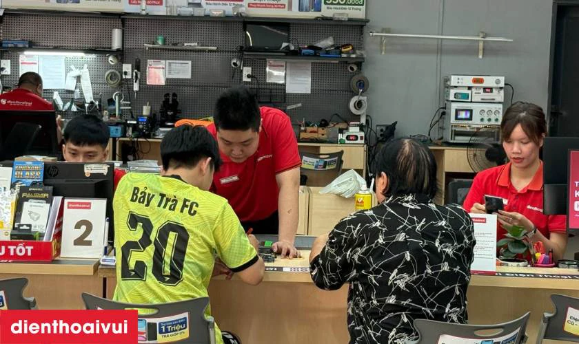 Có nên thay màn hình Realme C30S chính hãng Kars không?