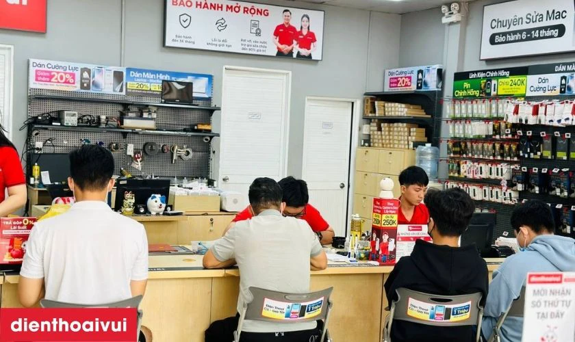 Vì sao bạn nên thay màn hình Realme GT 5G chính hãng GENA loại A+ tại Điện Thoại Vui?