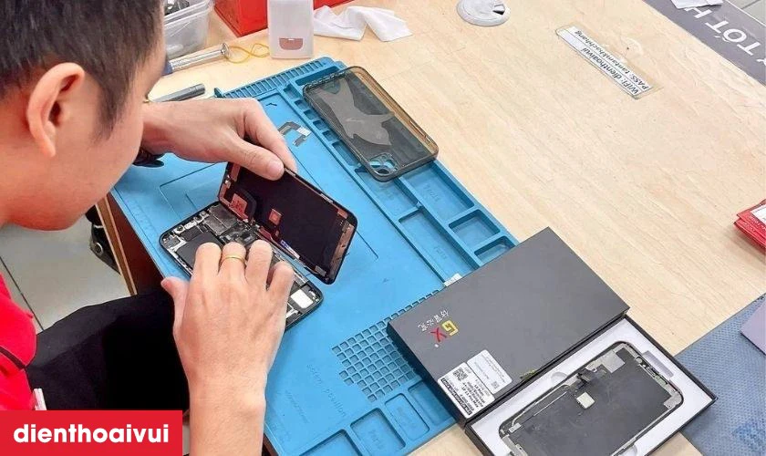 Quy trình thay màn hình Realme Q3 Pro chuyên nghiệp tại Điện Thoại Vui