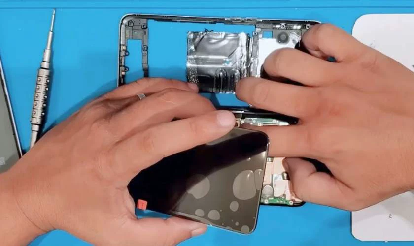 Thay màn hình Realme quận Hoàn Kiếm
