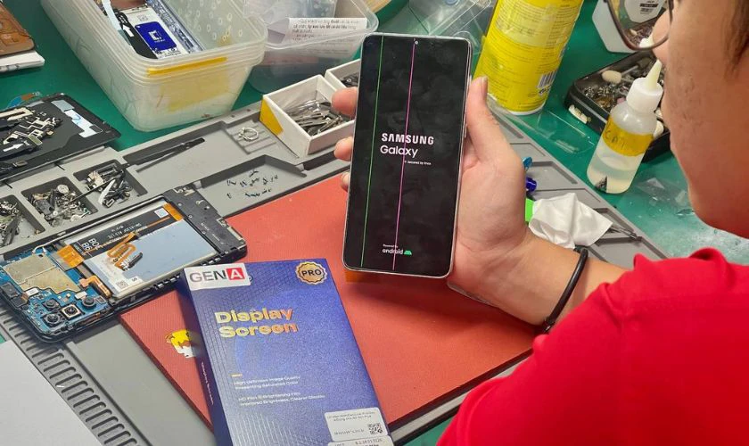 Quy trình thay màn hình Samsung Bình Dương tại Điện Thoại Vui