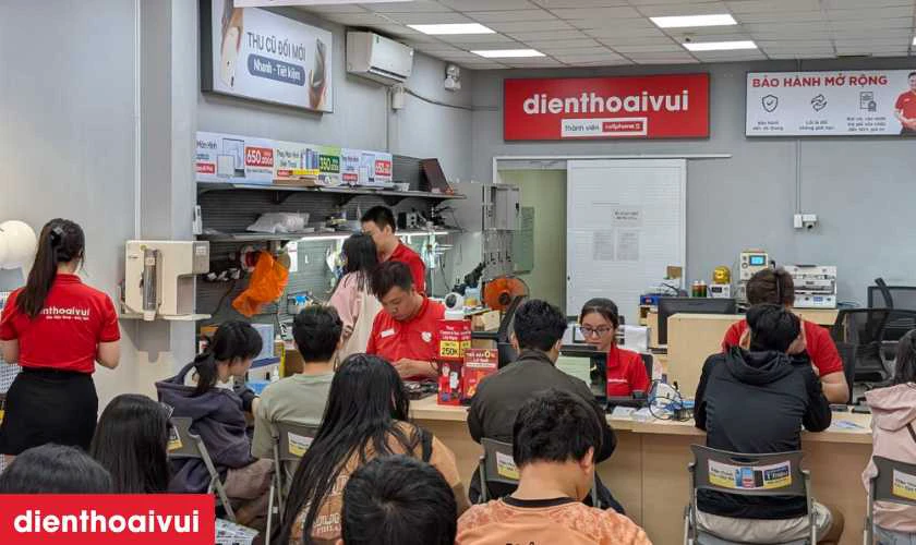 Đội ngũ kỹ thuật viên chuyên nghiệp, tay nghề cao, thao tác cẩn thận và có tâm