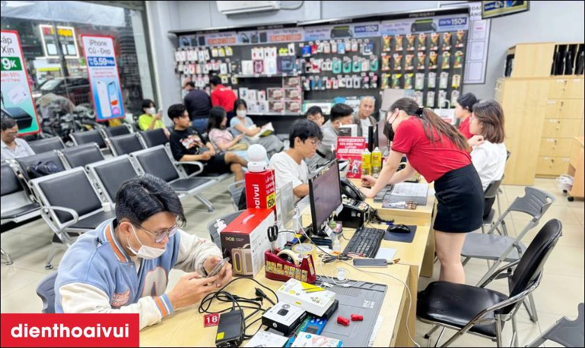 Dịch vụ thay màn lấy liền tại Điện Thoại Vui