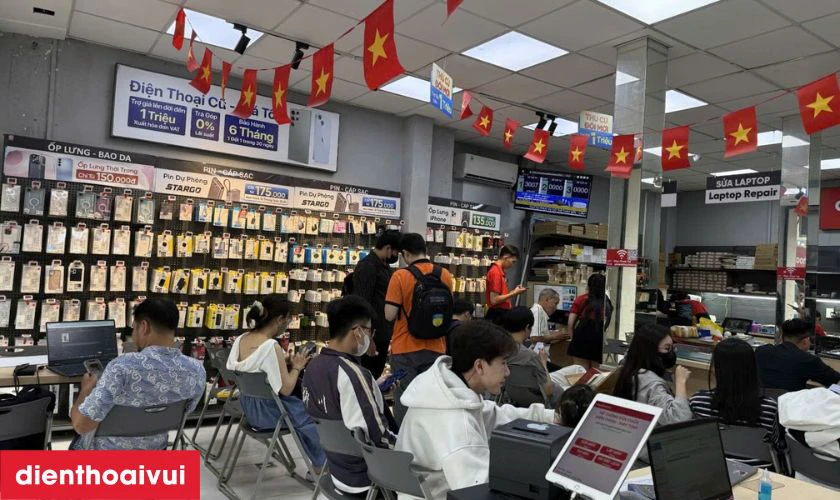 Thay m&agrave;n h&igrave;nh Samsung Galaxy A17 ch&iacute;nh h&atilde;ng tại Điện Thoại Vui