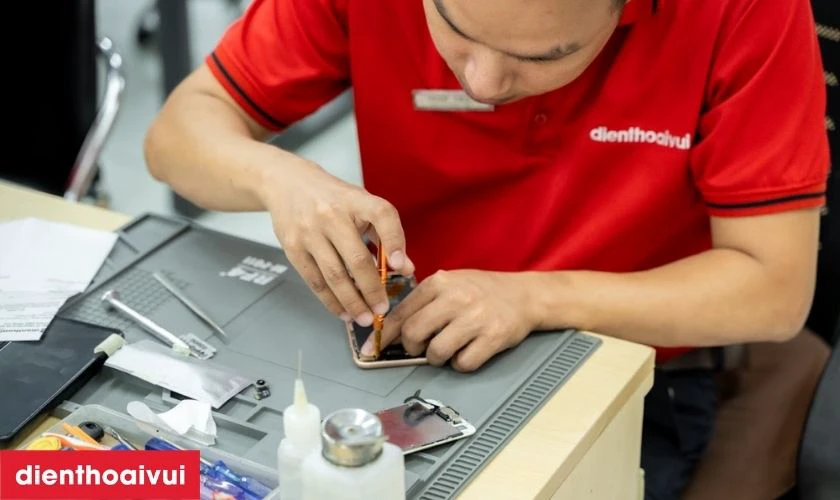 Bàn giao thiết bị cho khách, hướng dẫn sử dụng