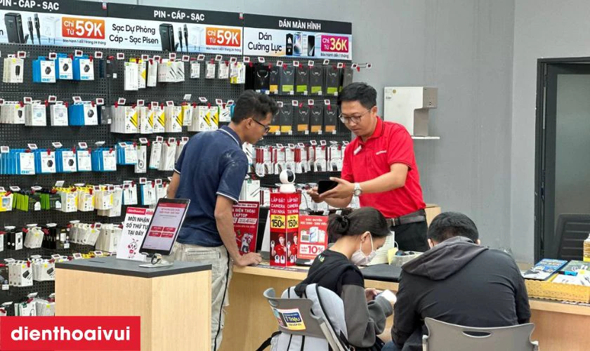 Bàn giao Galaxy A8 Plus 2018 và thanh toán