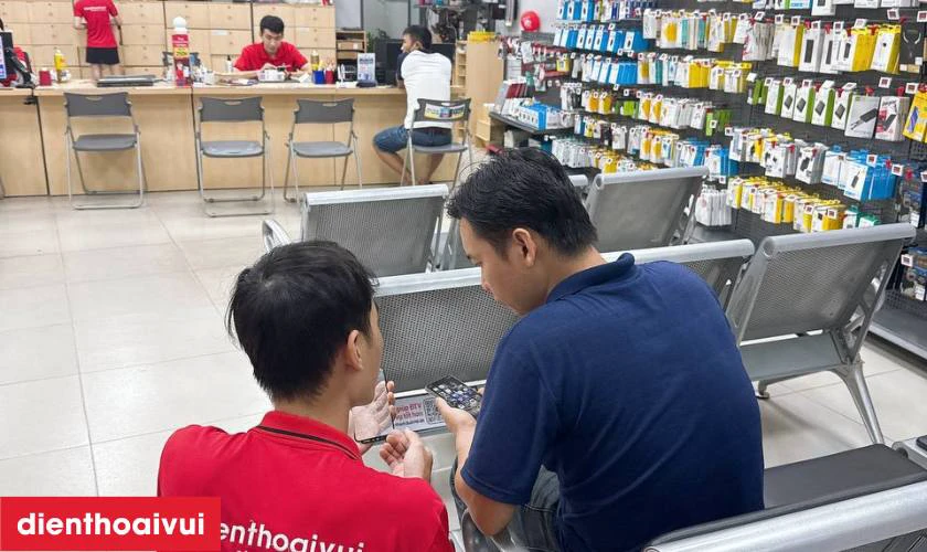 Quy trình thay màn hình Samsung Galaxy S10 Lite nguyên khung GENA loại A+ minh bạch, lấy liền