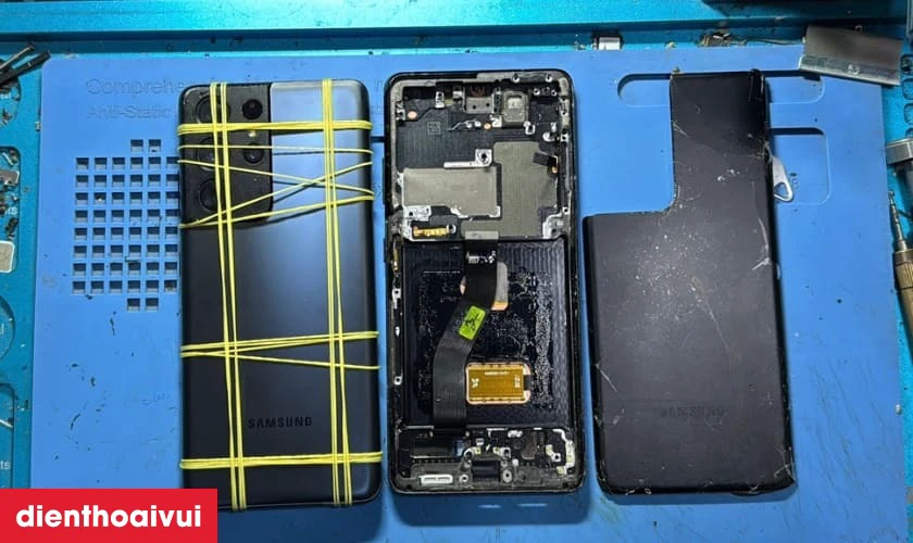 Thay màn hình Samsung Galaxy S21 Ultra nguyên khung chính hãng GENA loại A+