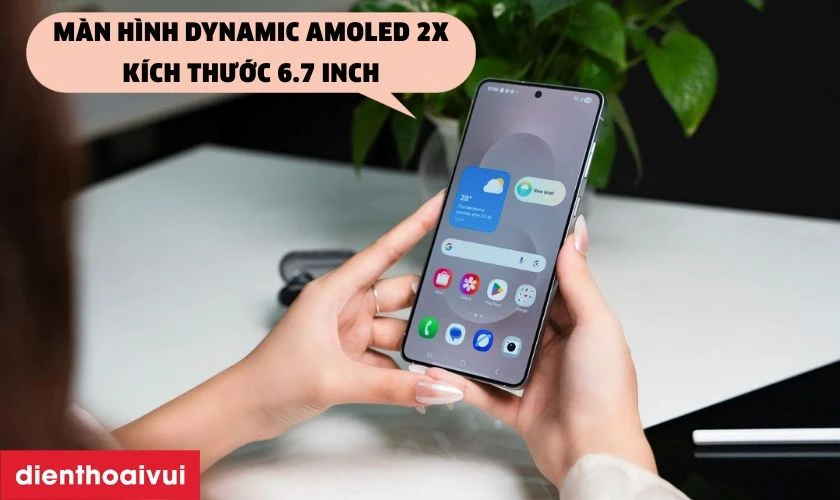 M&agrave;n h&igrave;nh Samsung S25 Edge l&agrave; loại m&agrave;n h&igrave;nh Dynamic AMOLED 2X