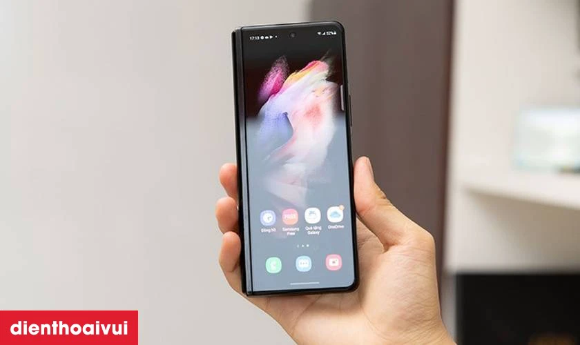 Có nên thay màn hình Samsung Galaxy Z Fold 3 5G mặt ngoài