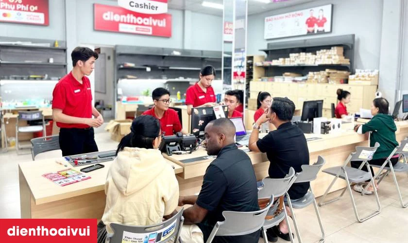 Quy trình thay màn hình Samsung Galaxy Z Fold 3 5G mặt trong loại A+ chuyên nghiệp lấy liền tại Điện Thoại Vui