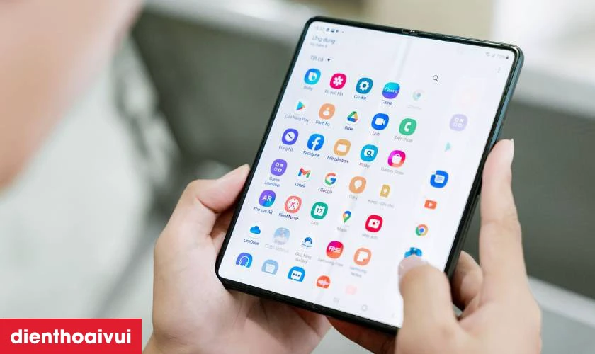Có nên thay màn hình Samsung Galaxy Z Fold 3 mặt ngoài loại A+ không