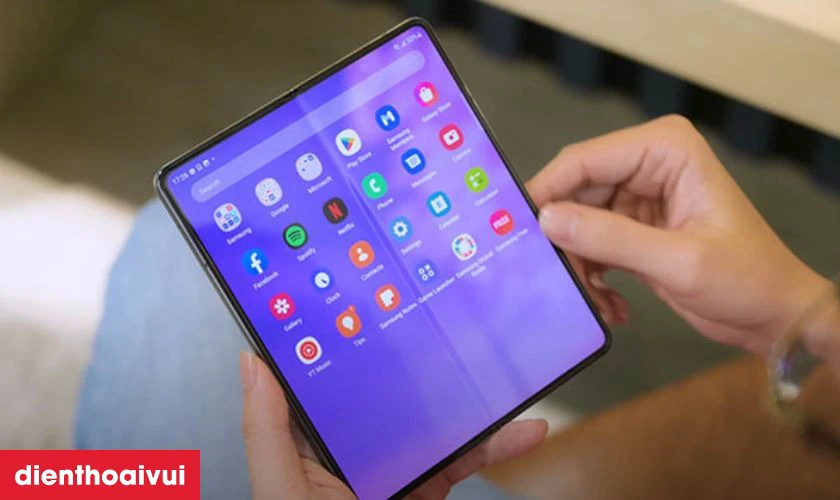 Có nên thay màn hình Samsung Galaxy Z Fold 4 rời mặt trong chính hãng GENA loại Pro không