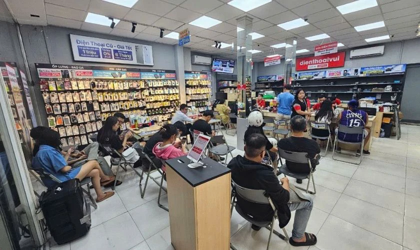 Ưu điểm khi thay màn hình Samsung quận 12 tại Điện Thoại Vui