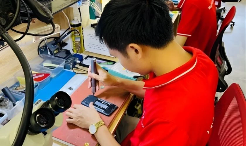 Thay màn hình Samsung quận 3