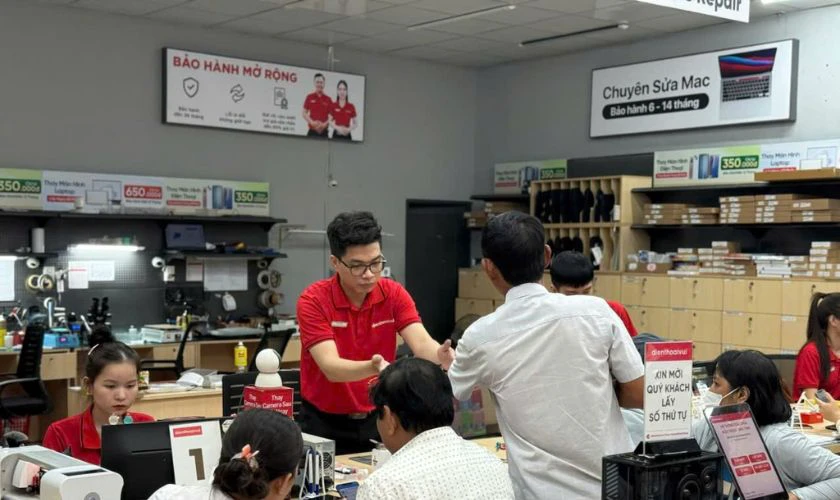 Máy được bàn giao đến khách hàng để khách tự kiểm tra trực tiếp