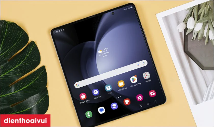 Giới thiệu màn hình điện thoại Samsung Z Fold 5