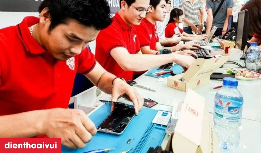 Dịch vụ thay màn hình Vivo iQOO 11 Pro chính hãng, lấy liền tại Điện Thoại Vui được nhiều khách hàng lựa chọn