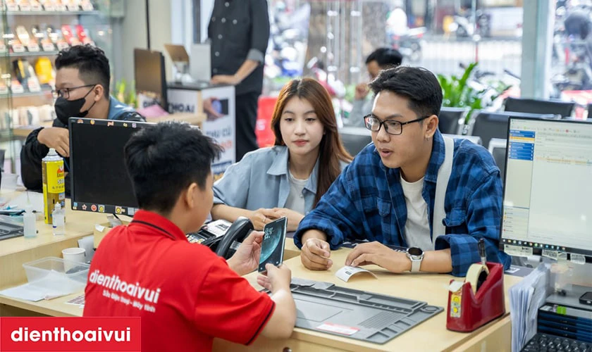 Quy trình thay màn hình Vivo V29E chuyên nghiệp lấy liền tại Điện Thoại Vui