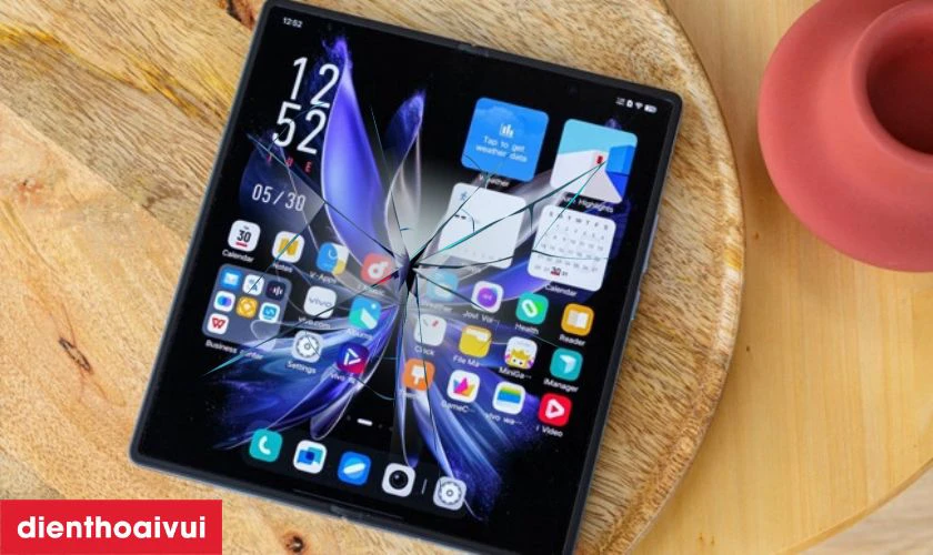 Màn hình bị va đập dẫn đến nứt vỡ
