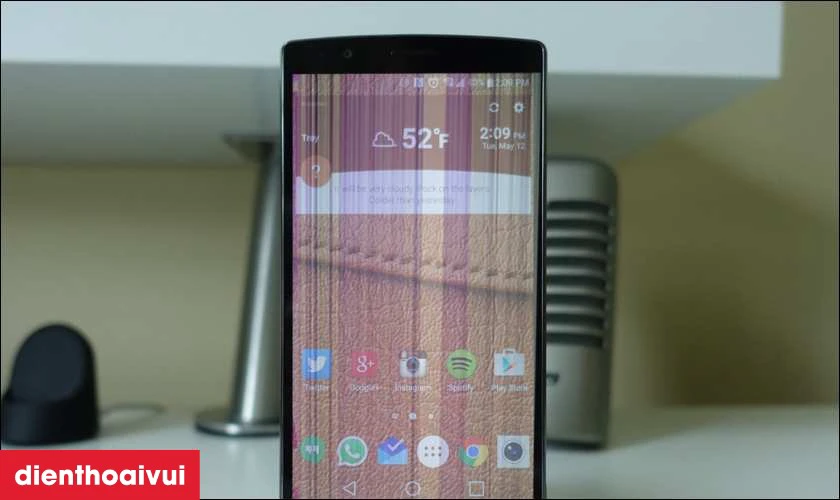 Nguyên nhân bạn nên thay màn hình Vivo Y25 mới