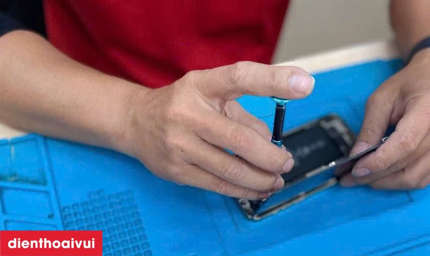 Quy trình thay màn hình Vivo Y72T chính hãng GENA loại Pro minh bạch