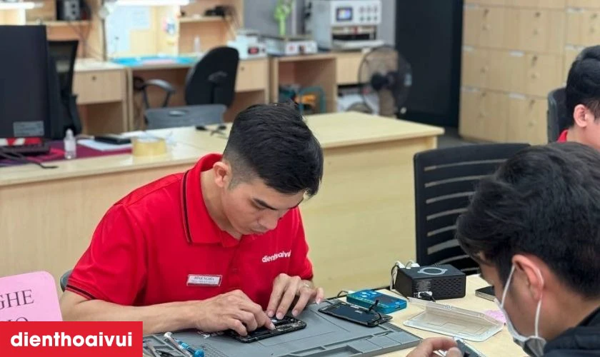 Điện Thoại Vui là địa chỉ thay màn hình Vsmart Joy 4 hãng Safety uy tín nhất