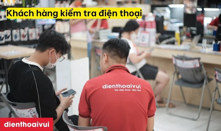 Khách hàng kiểm tra và thanh toán khi hài lòng với dịch vụ