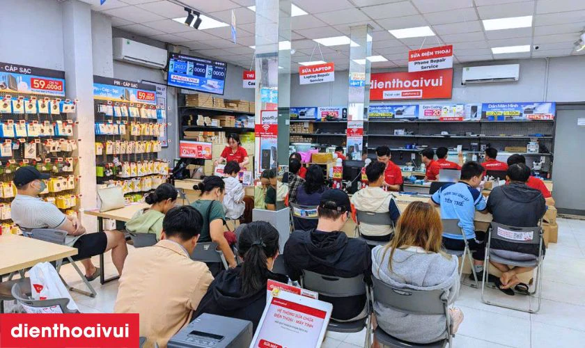 Dịch vụ thay màn hình Xiaomi 12 Pro ở đâu chính hãng, giá rẻ tại TPHCM, Hà Nội?