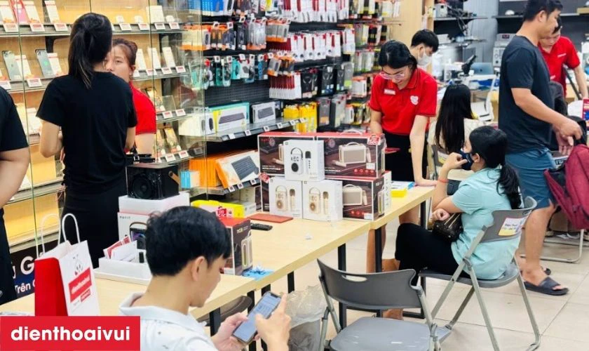 Vì sao bạn nên thay màn hình Xiaomi Note 11 Pro Plus 5G chính hãng GENA loại Pro tại Điện Thoại Vui?