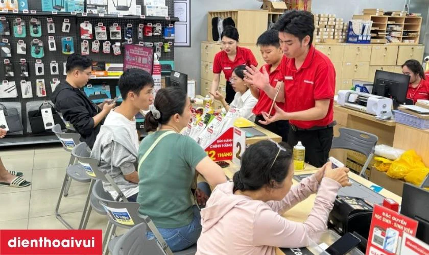 Vì sao bạn nên thay màn hình Xiaomi Note 12 Pro 4G chính hãng GENA loại Pro tại Điện Thoại Vui?