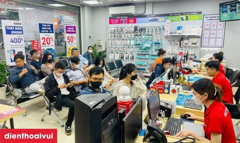 Vì sao bạn nên thay màn hình Xiaomi Poco X3 NFC chính hãng GENA loại Pro tại Điện Thoại Vui?