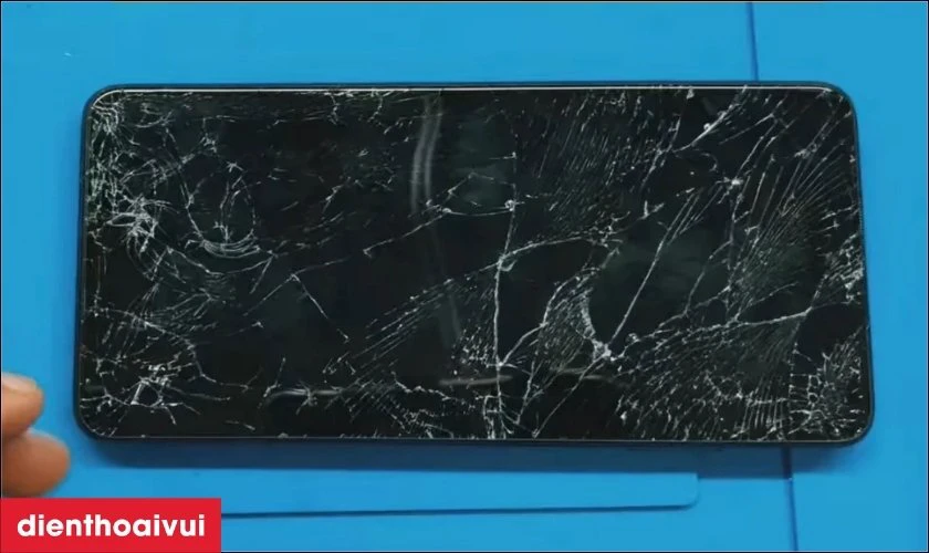 Bị vỡ hoặc màu sắc hiển thị bị lệch, nhạt bất thường