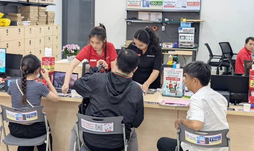 Yếu tố ảnh hưởng đến giá thay màn hình Xiaomi quận Hai Bà Trưng