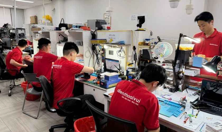 Yếu tố ảnh hưởng đến giá thay màn hình Xiaomi quận Tân Phú