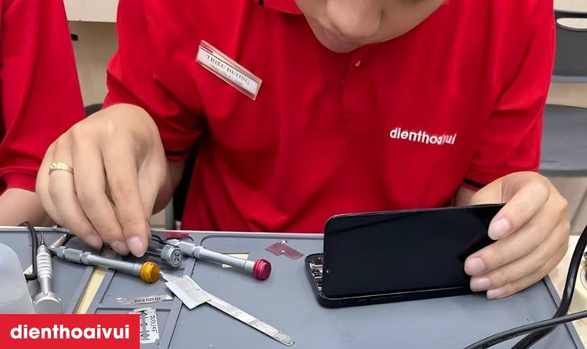 Quy tr&igrave;nh thay m&agrave;n h&igrave;nh Xiaomi